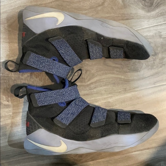 Nike lebron soldier - Picture 2 of 5